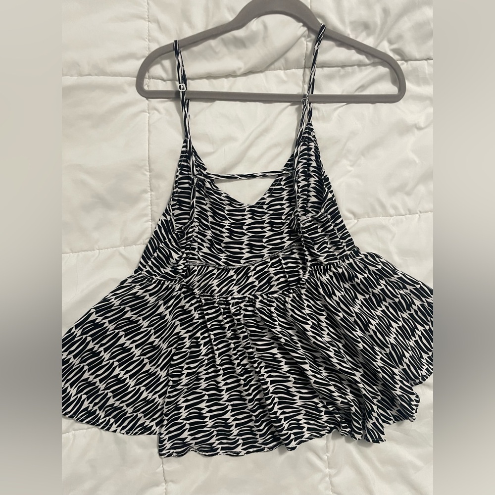 Ava Sky Black and White Patterned Camisole - Picture 2 of 3